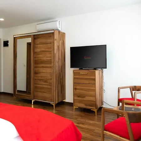 Edemus - & Restaurant Aparthotel *